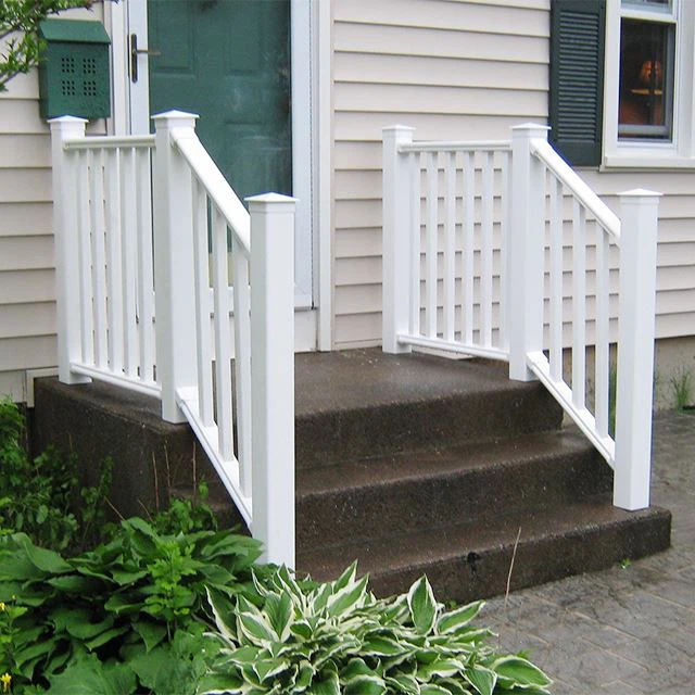 Barana de PVC blanca per a exteriors
